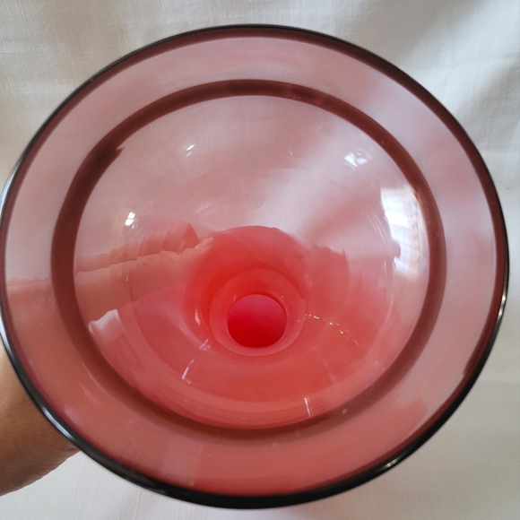 Hand-blown Beautiful Grapefruit Pink Glass Vase - Picture 7 of 14